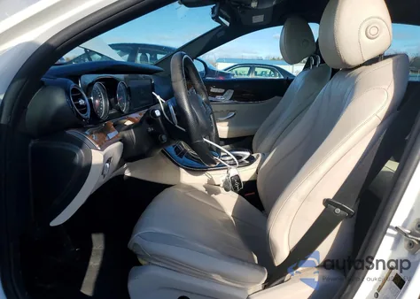 2017 Mercedes-Benz E 300 4Matic z USA, uszkodzony, nr VIN WDDZF4KB0HA063221